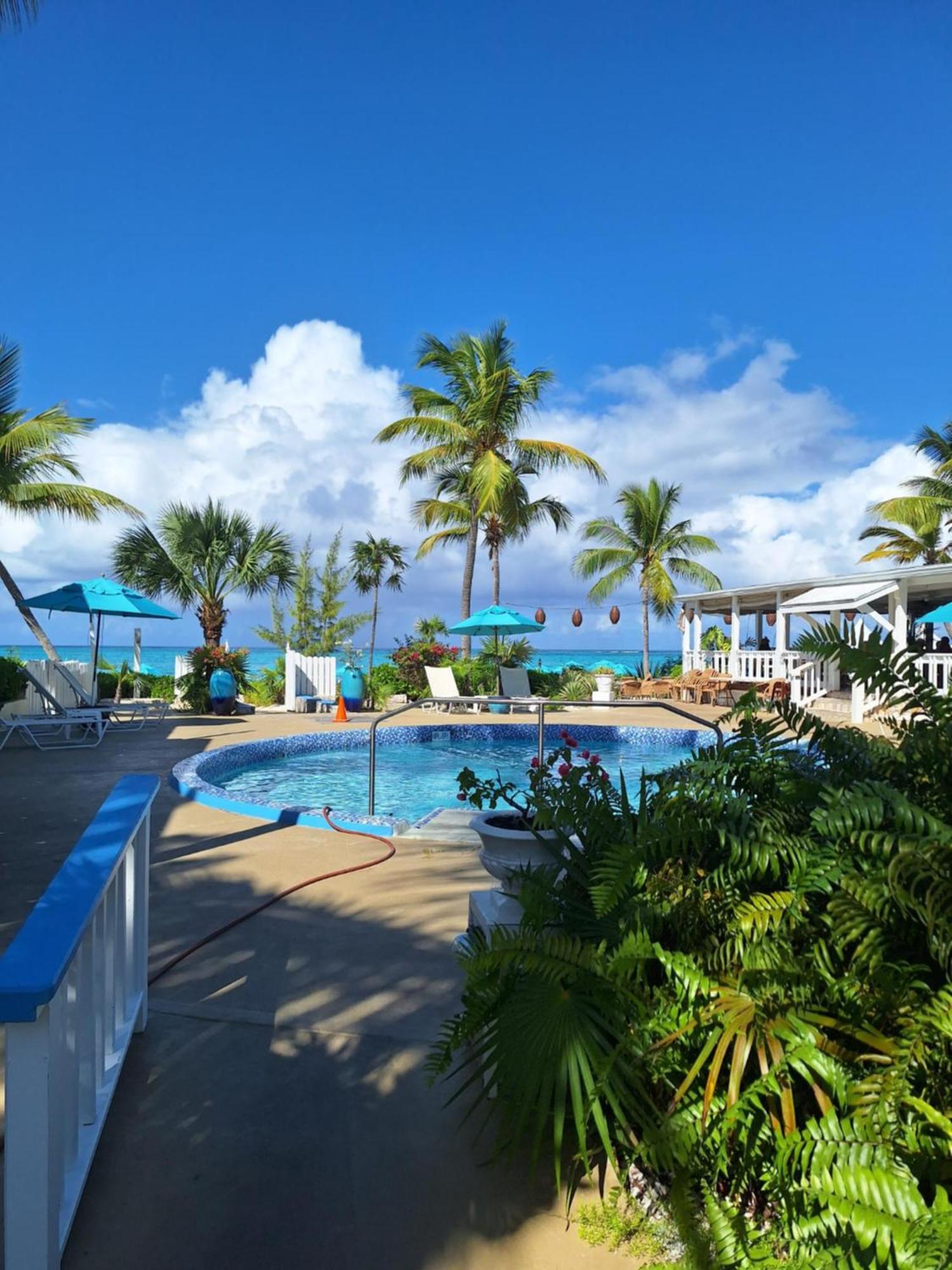 Sibonne Beach Hotel グレイス・ベイ エクステリア 写真