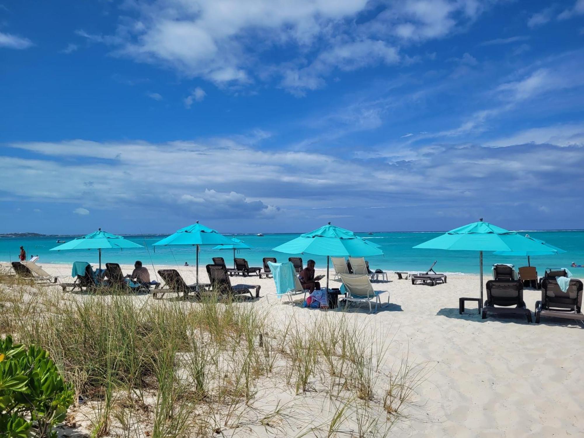 Sibonne Beach Hotel グレイス・ベイ エクステリア 写真
