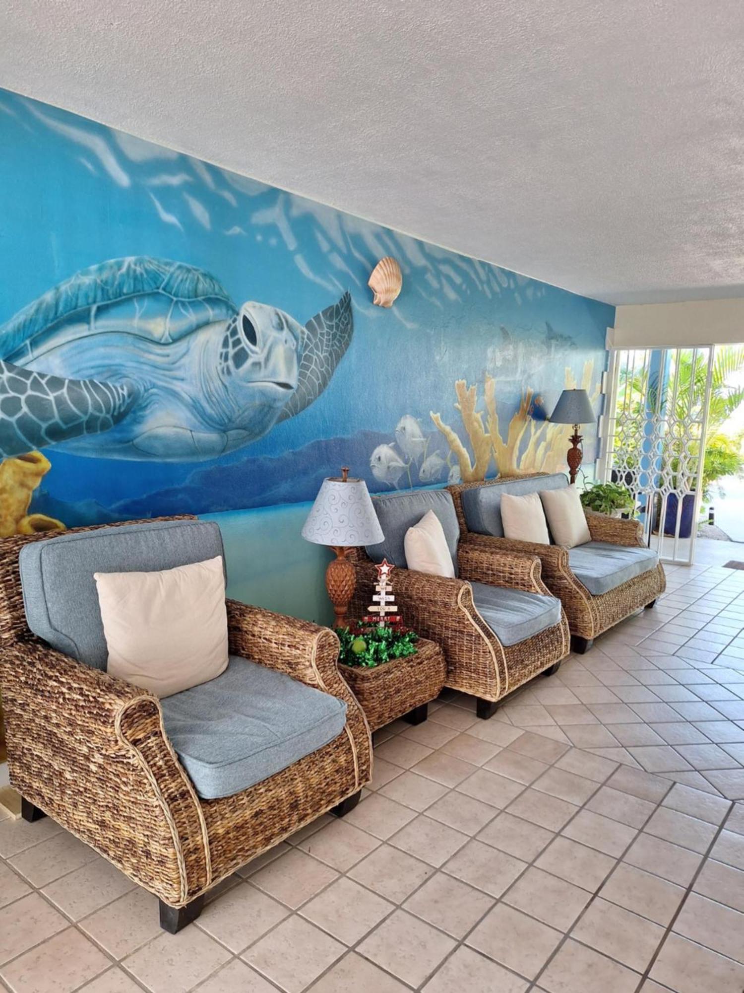 Sibonne Beach Hotel グレイス・ベイ エクステリア 写真