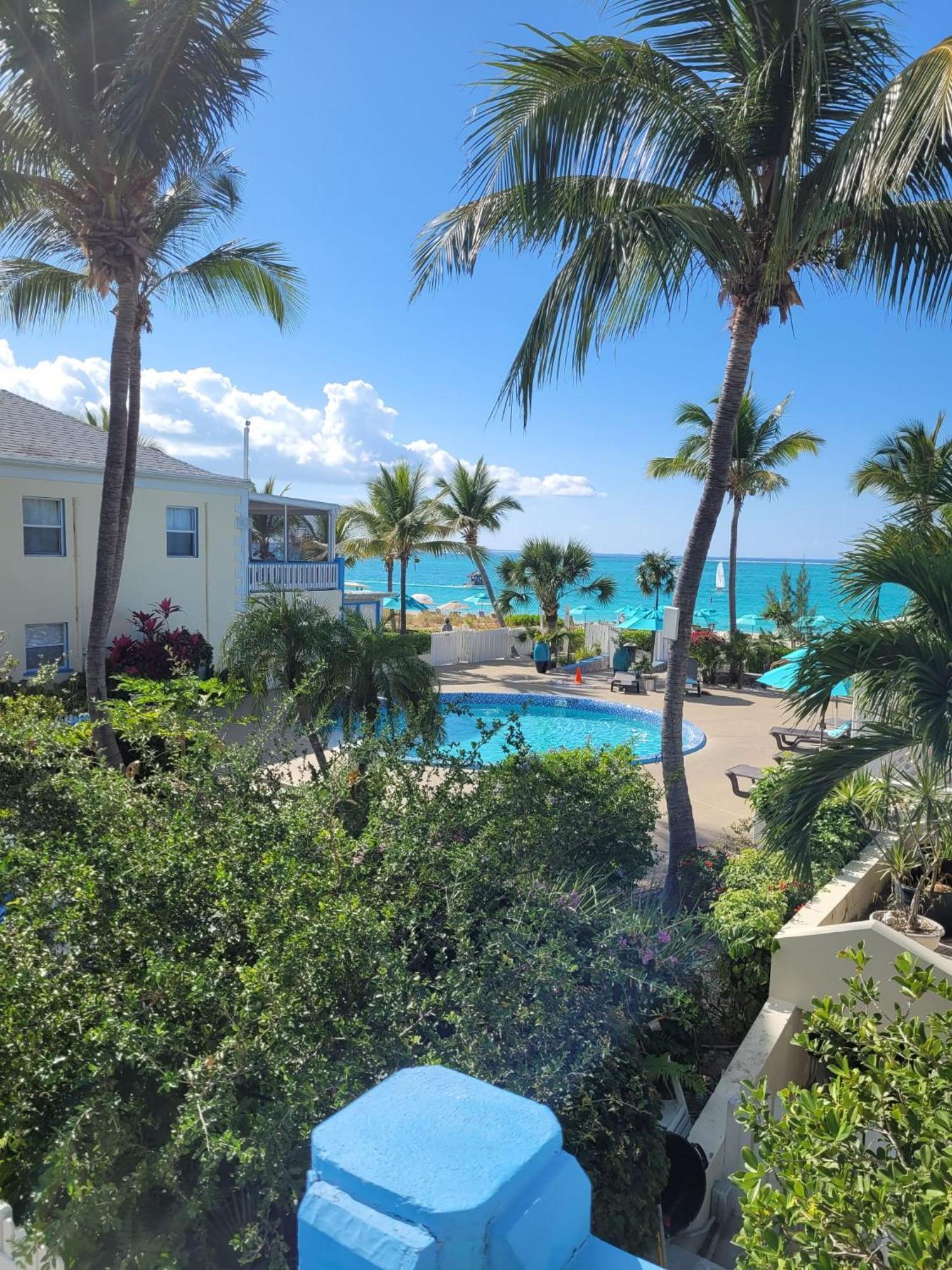 Sibonne Beach Hotel グレイス・ベイ エクステリア 写真