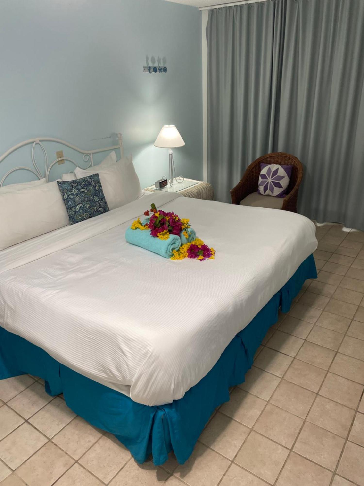 Sibonne Beach Hotel グレイス・ベイ エクステリア 写真