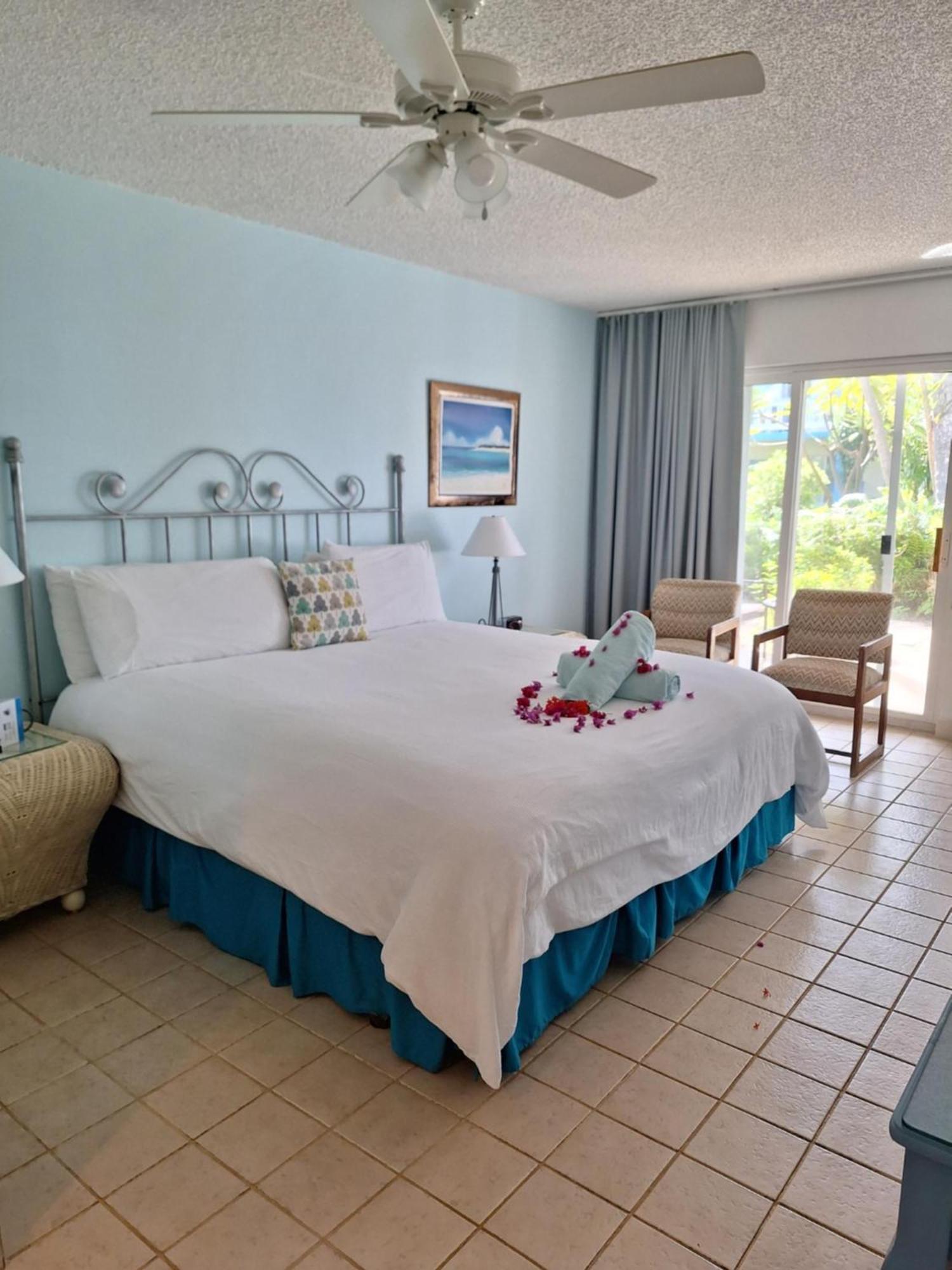 Sibonne Beach Hotel グレイス・ベイ エクステリア 写真