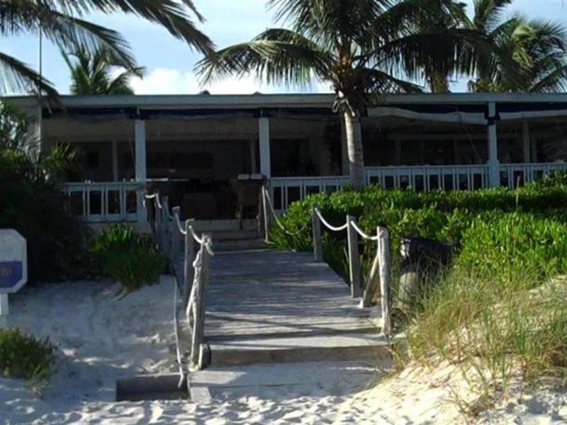 Sibonne Beach Hotel グレイス・ベイ エクステリア 写真